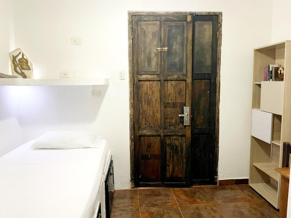 Casa Mama Waldy Hostel Cartagena Екстериор снимка