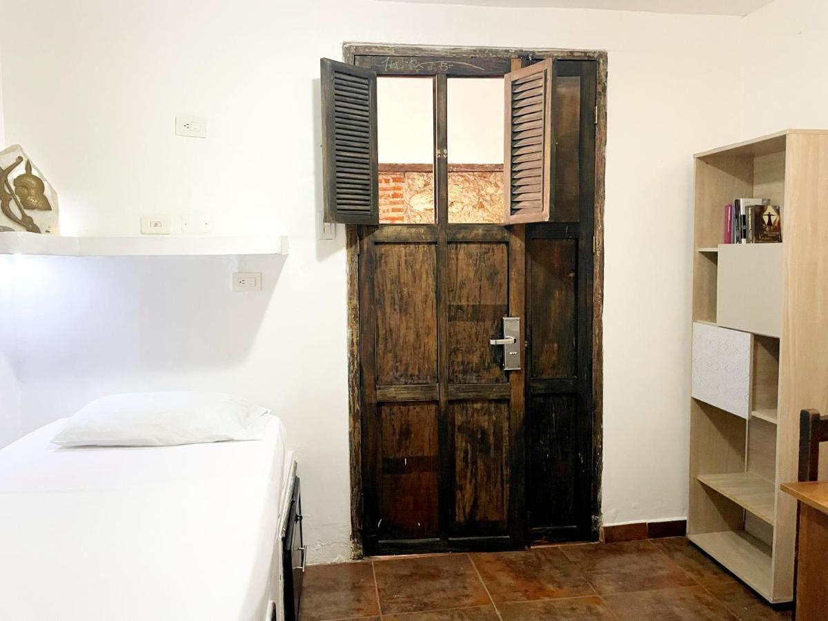 Casa Mama Waldy Hostel Cartagena Екстериор снимка